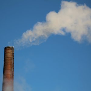Occidental plans up to $1 bln for facility to capture carbon from air