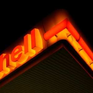 Shell says aims to hit carbon reduction goals regardless of others